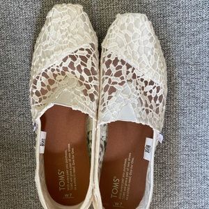 Toms Lace Classic Slip-on Shoes